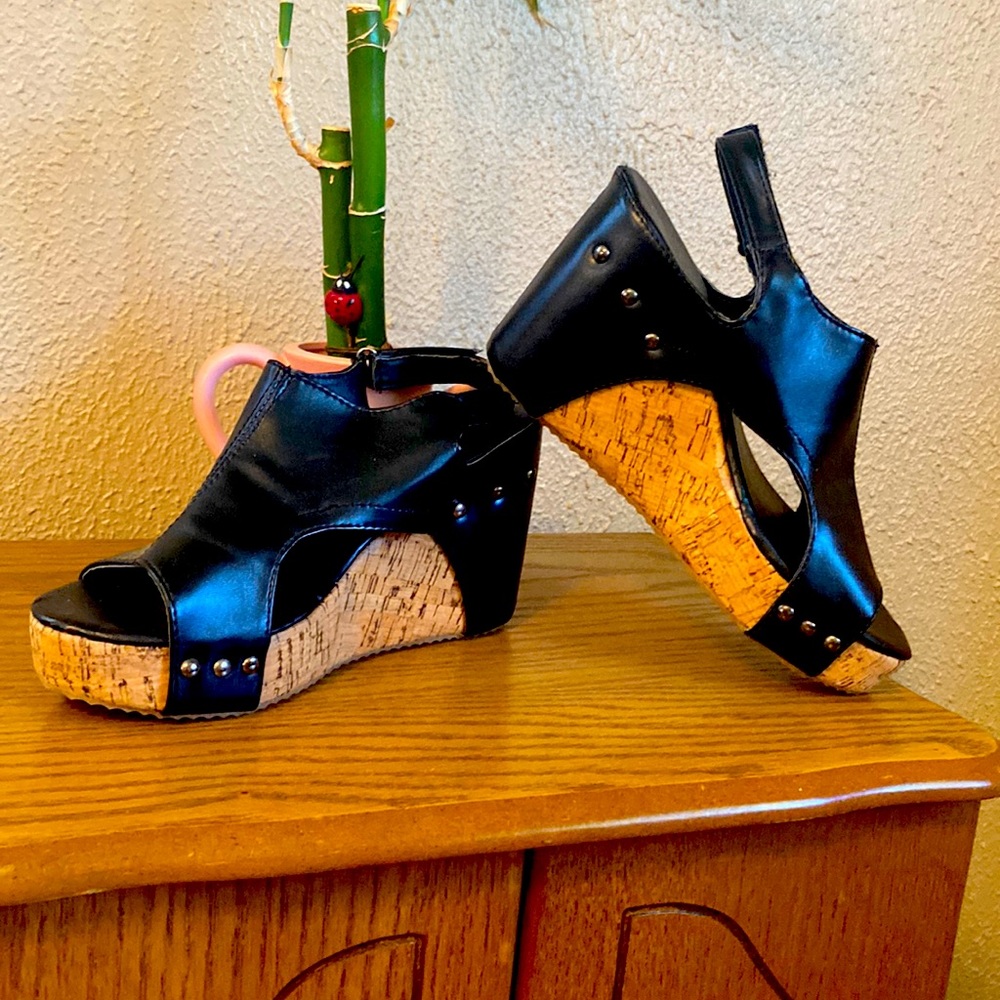 Platform sandals